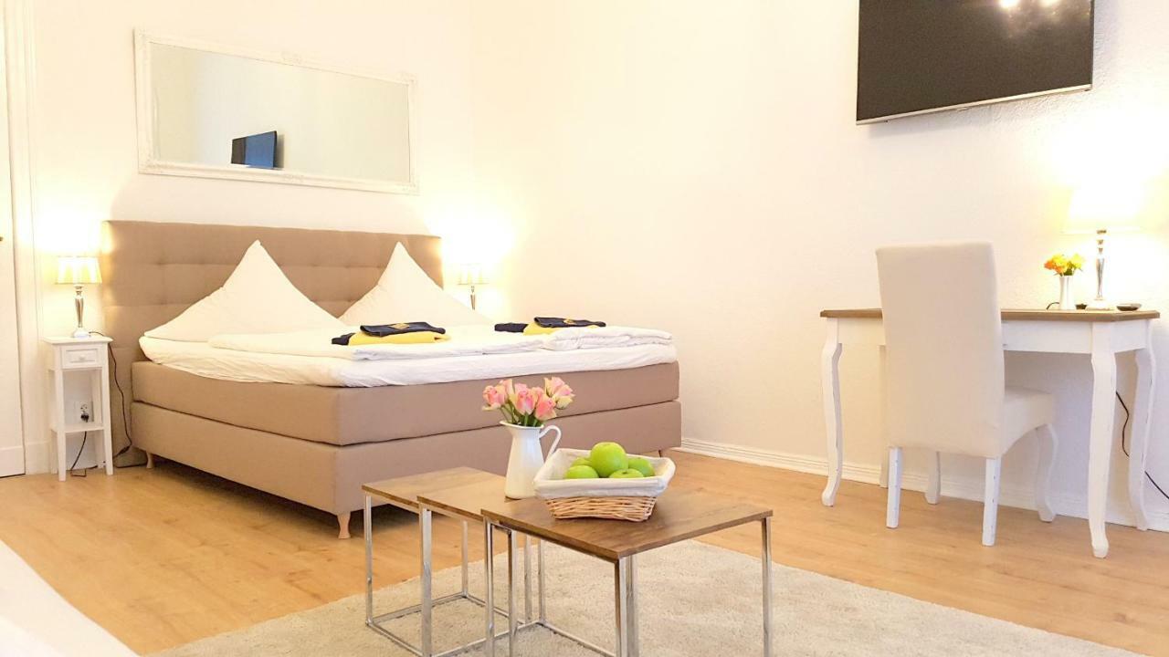 Kvh By Rockchair Apartments L Superhost Status L Boxspringbett Am Schloss Charlottenburg Welcomes You! Berlim Exterior foto